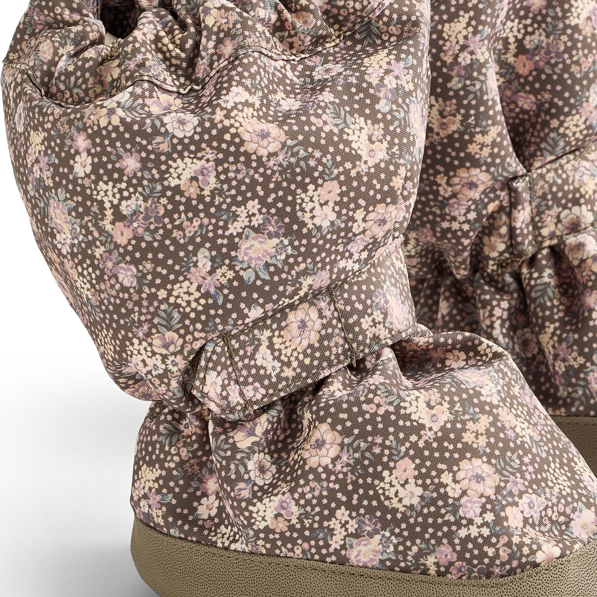 Wheat Booties Tech