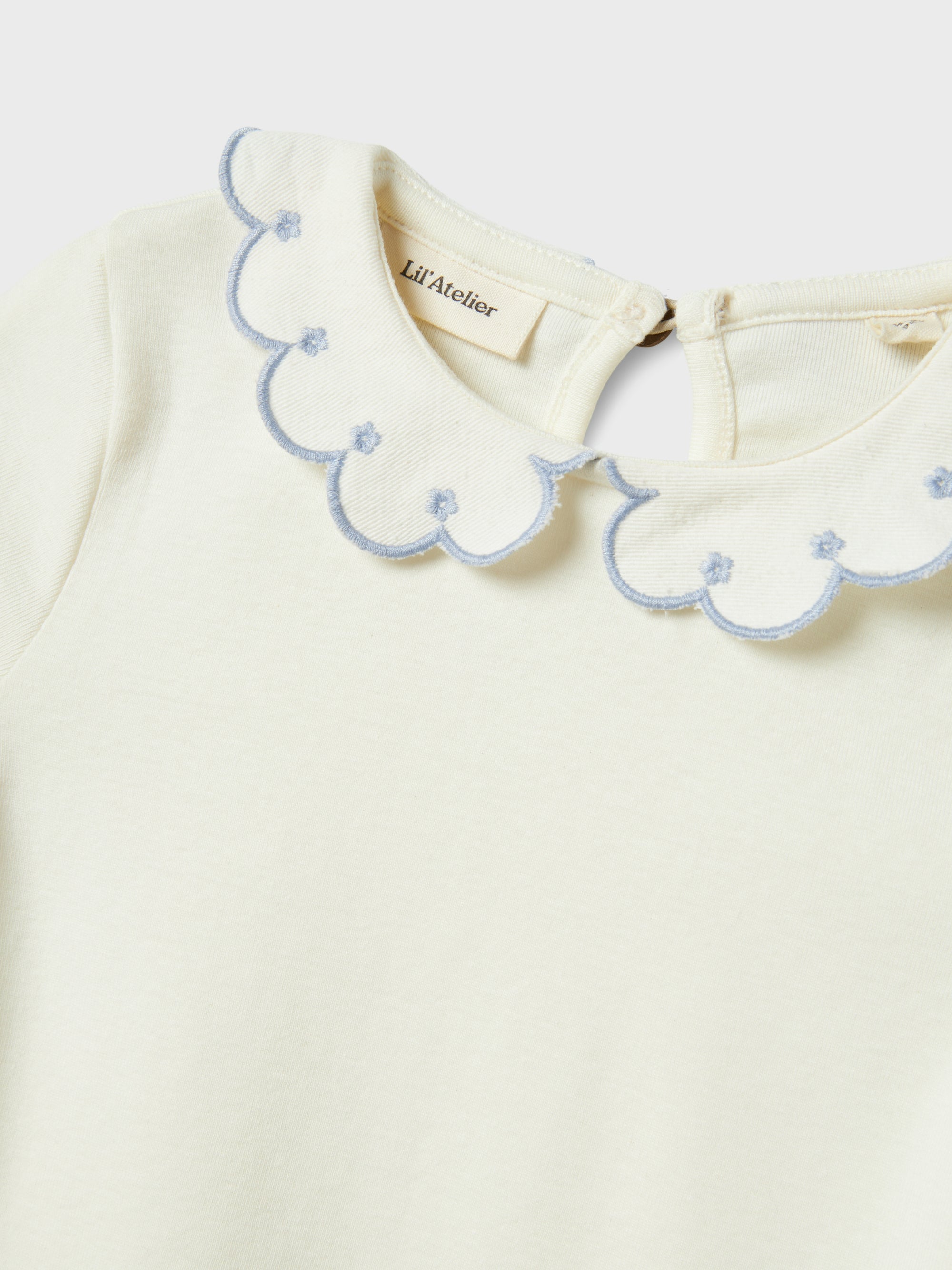 Lil' Atelier T-shirt Fundo