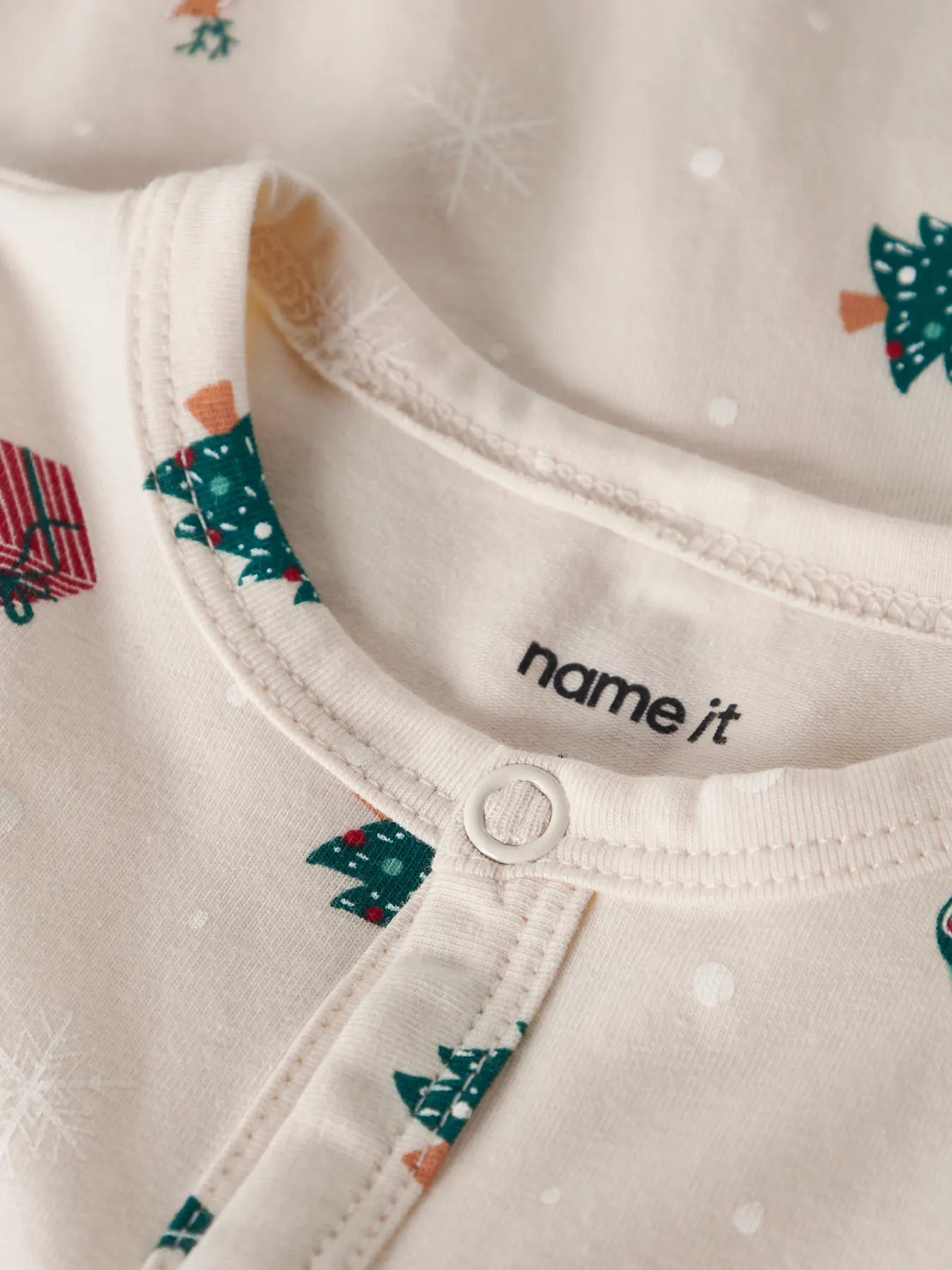 Name it Jul Natdragt Vismas